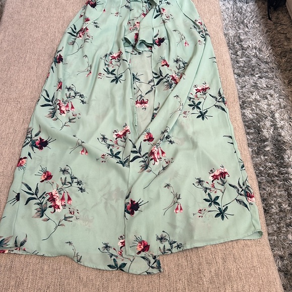 Skirt with attached half pants as u see in pic. - Picture 3 of 5